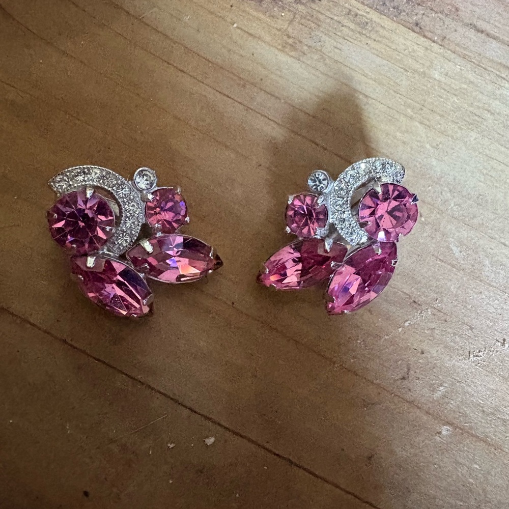 Vintage Eisenberg Ice Pink Crystal Cluster Stud clip Earrings -